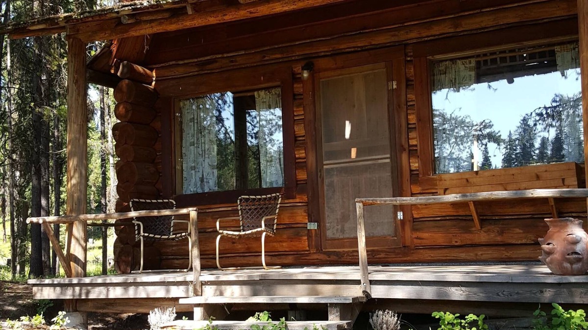 Condon Cabin | "Loon's Nest" rustic cabin hidden amongst the pines