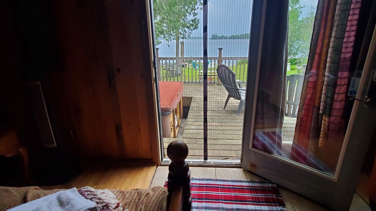 Old Town Cabin | Looney Lodge Rustic and unplugged.