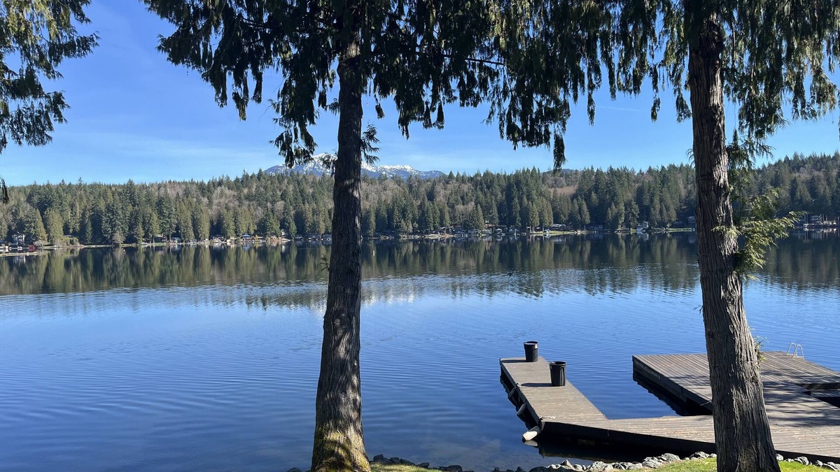Lake Roesiger House | Loop Shore Inn on Lake Roesigner