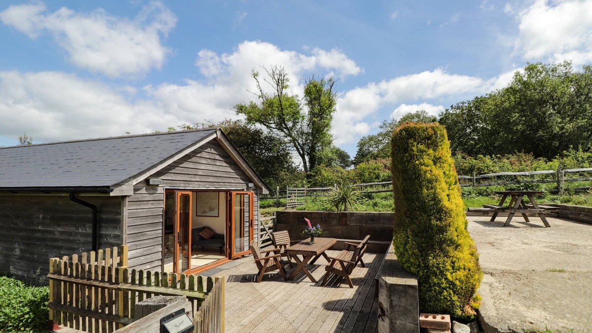 Battle Cottage | LOOSE FARM LODGE, pet friendly, character holiday cottage in Battle