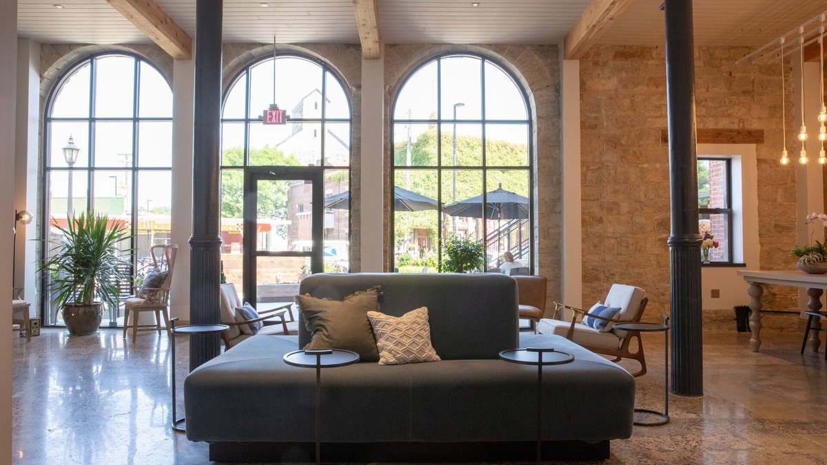 Stillwater Hotel | Lora