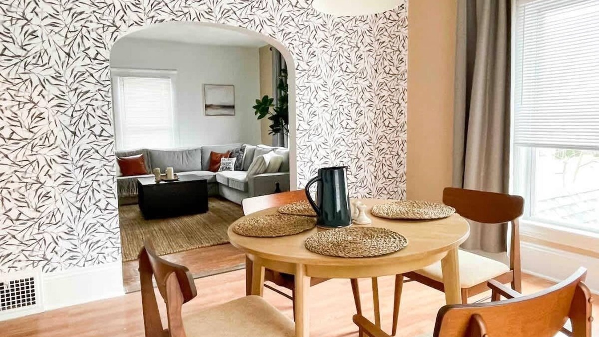 Lorain Apartment | Lorain - 2Bed1Bath Central AC, PET friendly