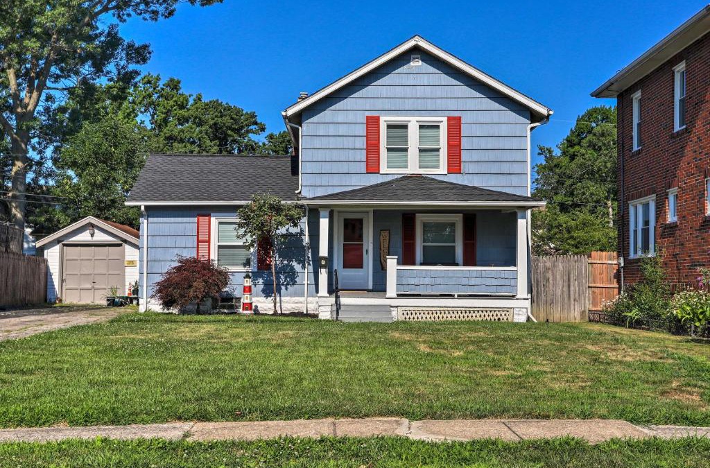 Lorain House | Lorain Lake Cottage Less Than 1 Mi to Lake Erie Fun!