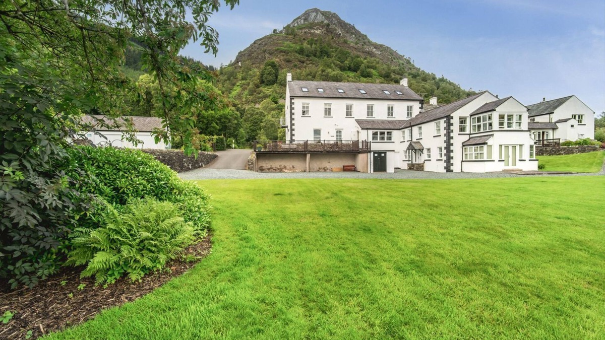 Thornthwaite Cottage | Lords Seat - an apartment that sleeps 6 guests in 3 bedrooms