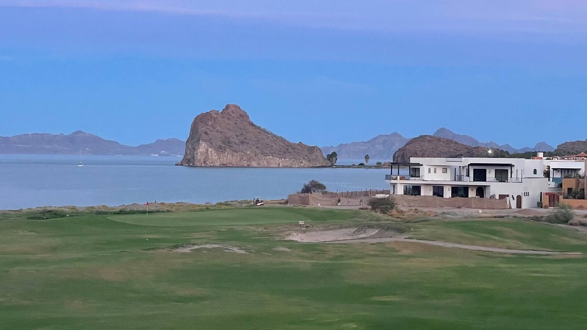 Nopolo Villa | Loreto Bay on the Ocean/Golf Course with mountain views -6 Bedrooms Pool Jacuzzi