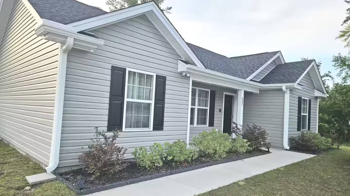 Loris House | Loris Home: Beach & Beyond