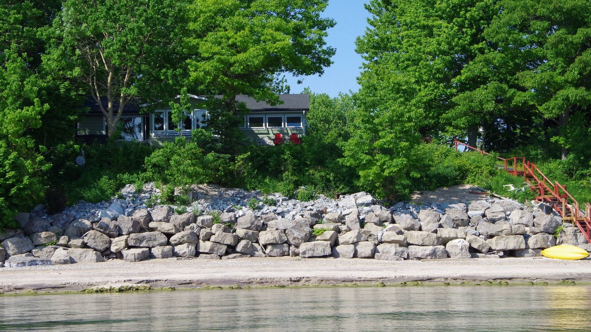 Ontario House | Lorraine Bay Private Beach Summer Getaway