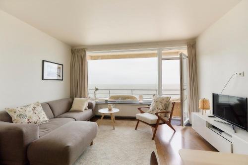 Mellet Apartment | Los Angeles 07-02