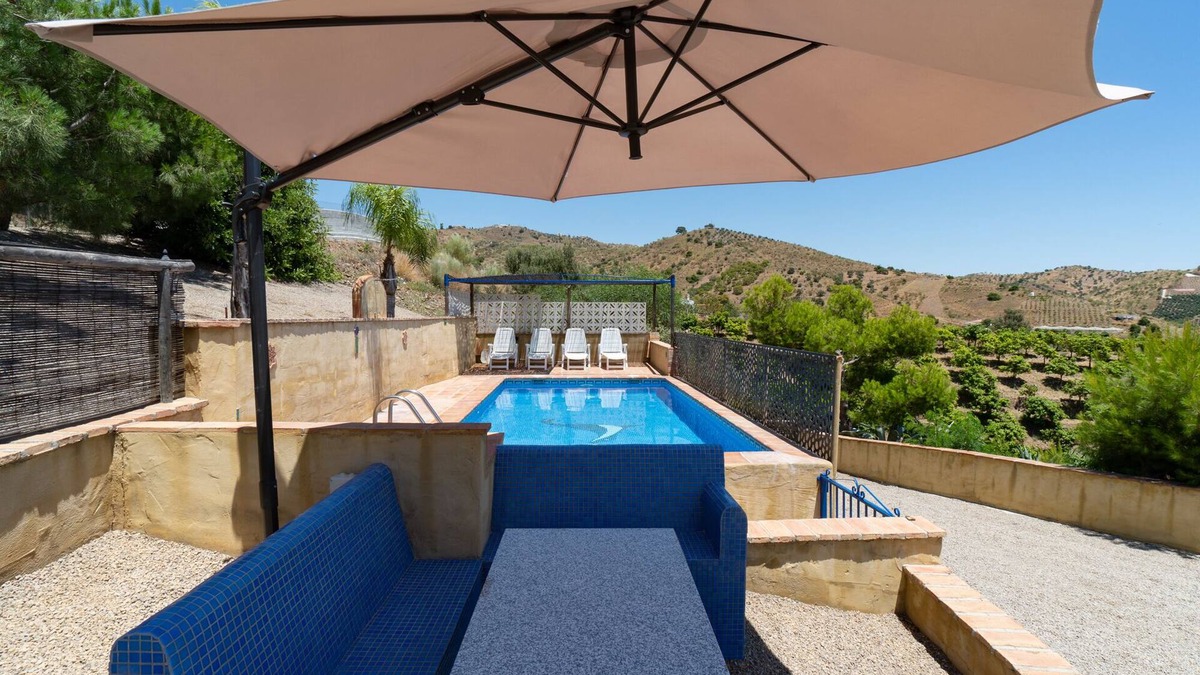 Cajiz Cottage | Los Barranquillos 1 is a rural house with a private semi-heated pool,