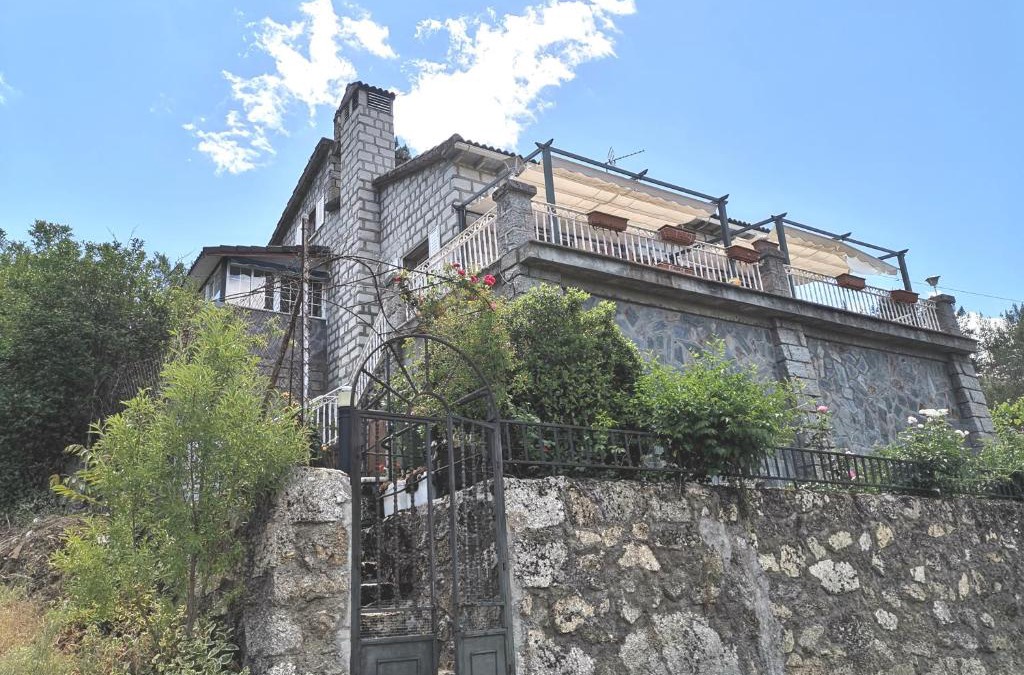 Burgohondo House | Los corzos