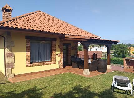 Cudon House | LOS LAURELES