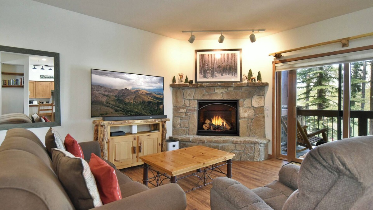 Breckenridge Condo | Los Pinos Après Getaway: Walk to Lifts & Town!