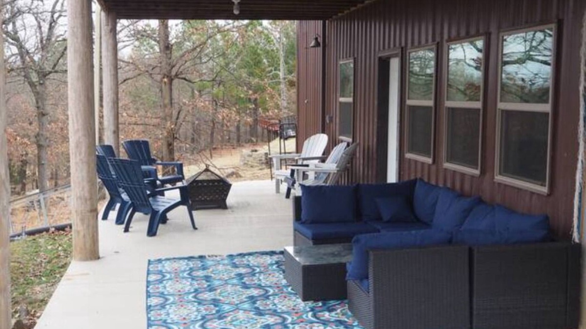 Checotah House | Lost Boys' Hideout Lake Eufaula Rental with dock