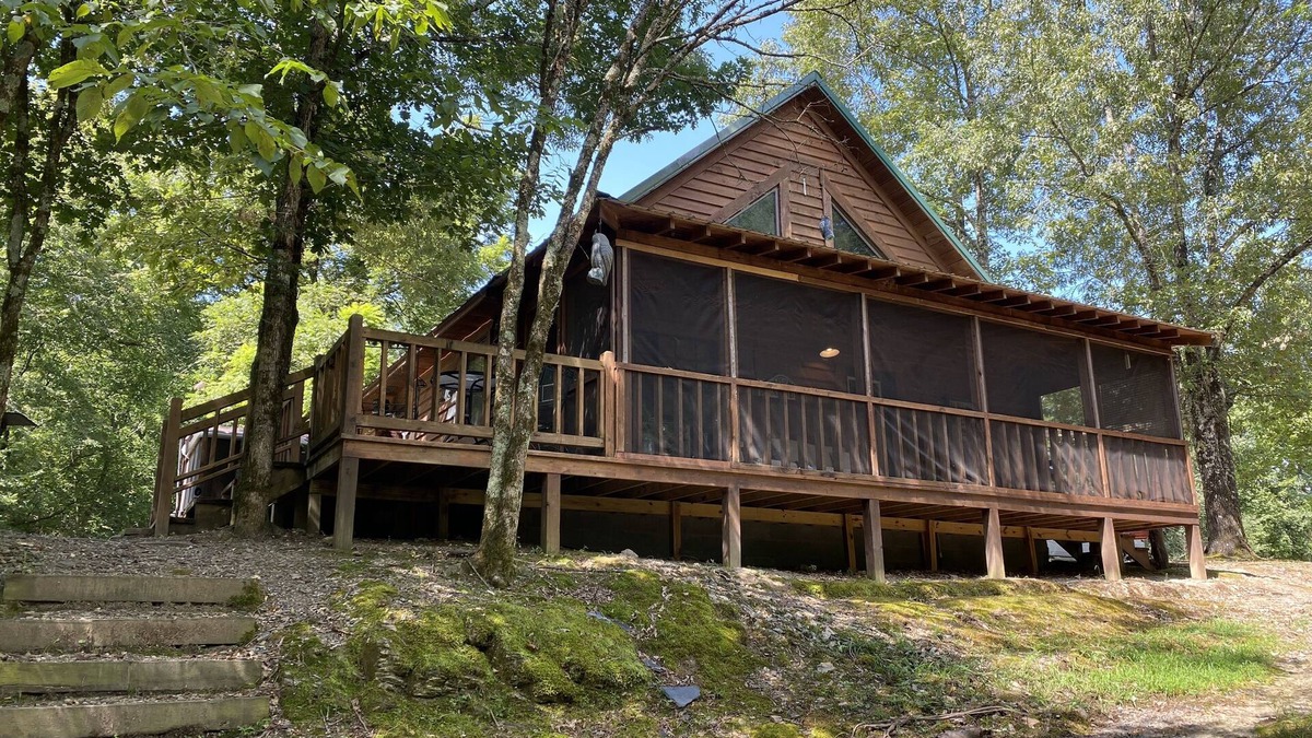 Norman Cabin | Lost Cabin at the Creek