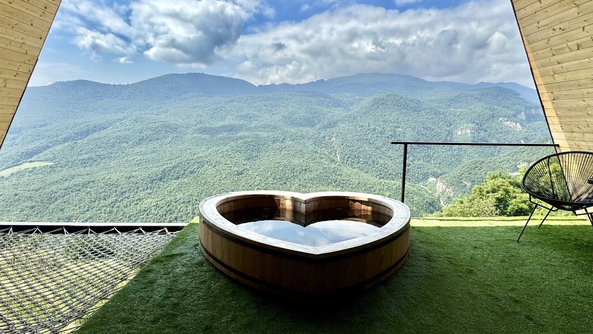 Yenokavan Hotel | Lost in Sky