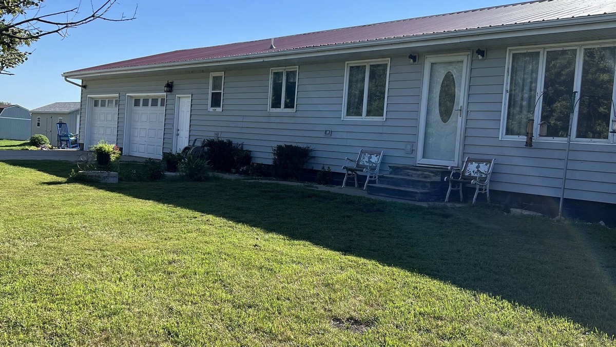 Clay County House | Lost Island Getaway