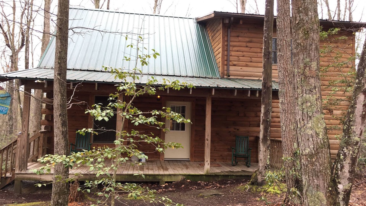 Hico Cabin | Lost Paddle Beautiful 2 Bedroom Cabin in the woods