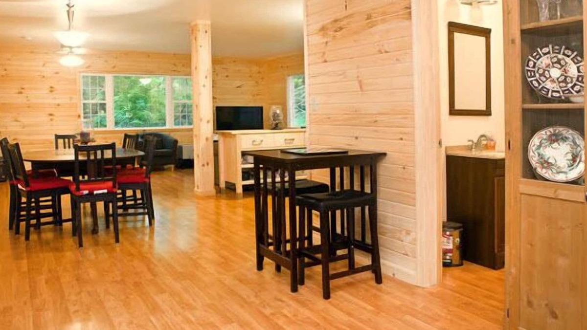 Wardensville Cabin | Lost River WV 3-br 3-ba cabin (Unit B)