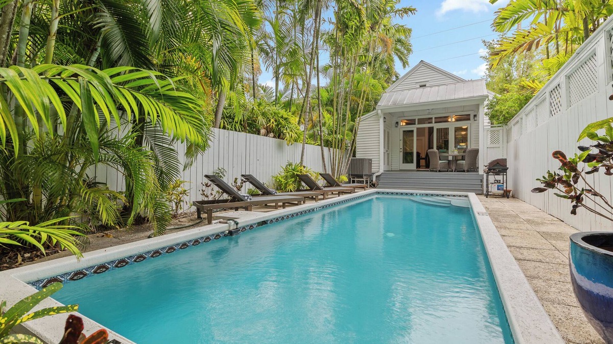 Key West Historic District House | LOST SHAKER OF SALT ~ 3 Bed, 2 Bath Pet Friendly with 40' Private Heated Pool