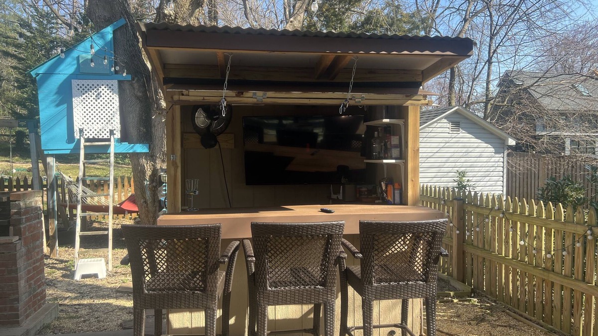 Annapolis House | Lots free parking, hot tub, tree house, outdoor oasis - NOT party house