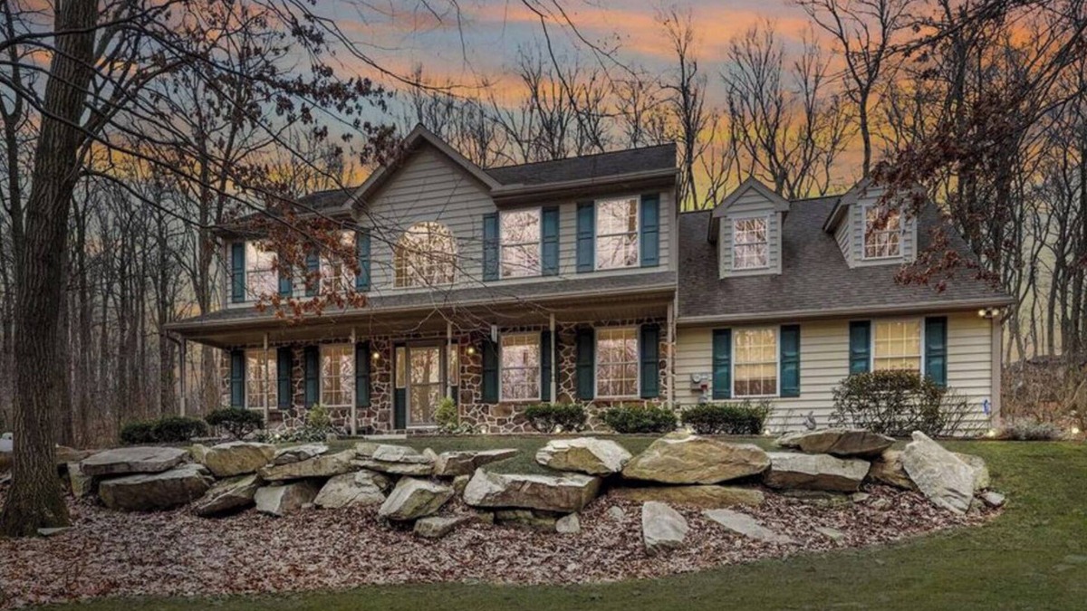 Narvon House | Lots of space, gym, game room, nature, in a premier Lancaster Co neighborhood.