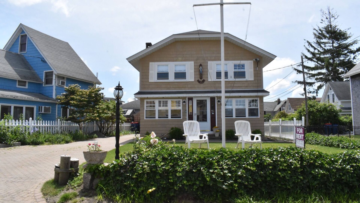 Wareham House | Lotti's Landing - Seaside Beach House - Onset, MA
