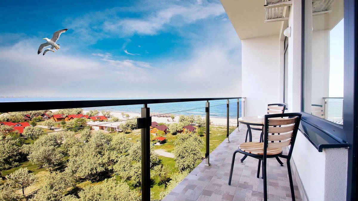 Constanta Apartment | Lotus 7 Silver