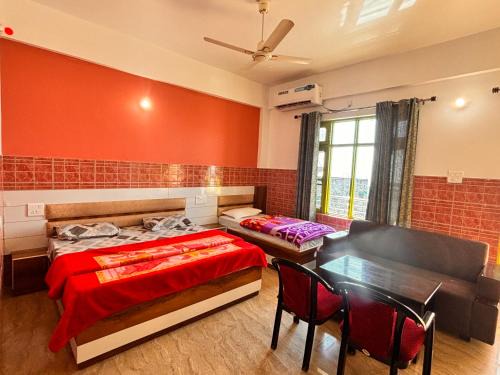Amb Hotel | Lotus Homestay