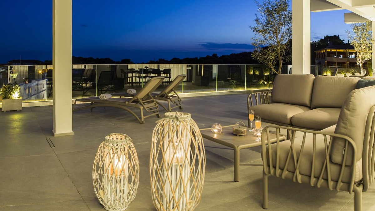 Vouliagmeni Apartment | Lotus Luxury Apartment