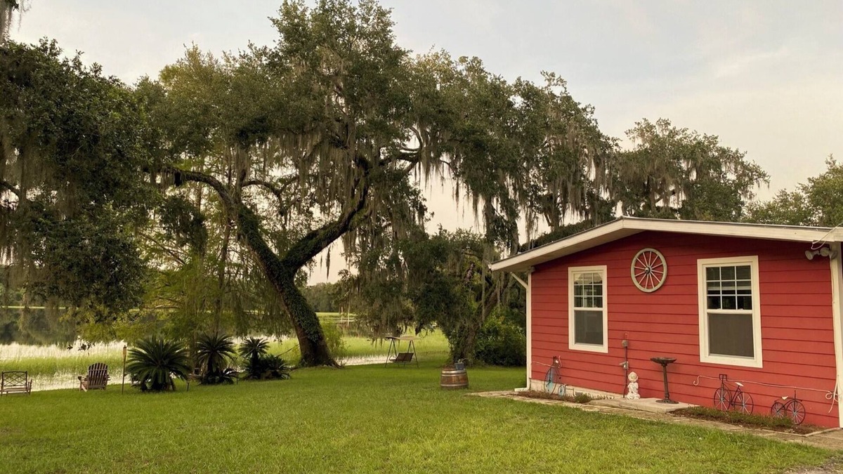 Floral City Cottage | 'Lotus Point' Lake House Getaway on Four Rustic Acres