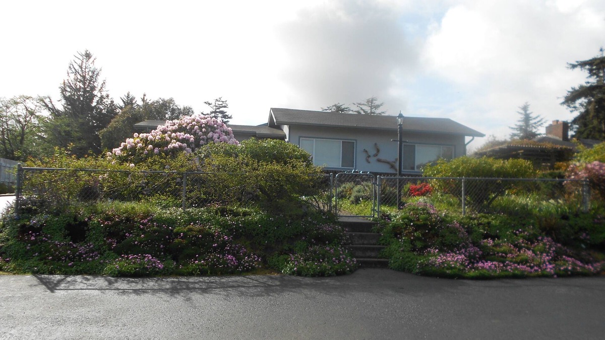 Barview House | Lou's Bay View in Scienic Coos Bay- Charleston. Large beautiful Home.