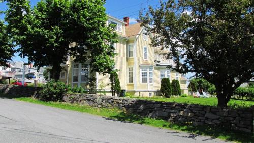 Louisbourg Bed & Breakfast | Louisbourg Harbour Inn