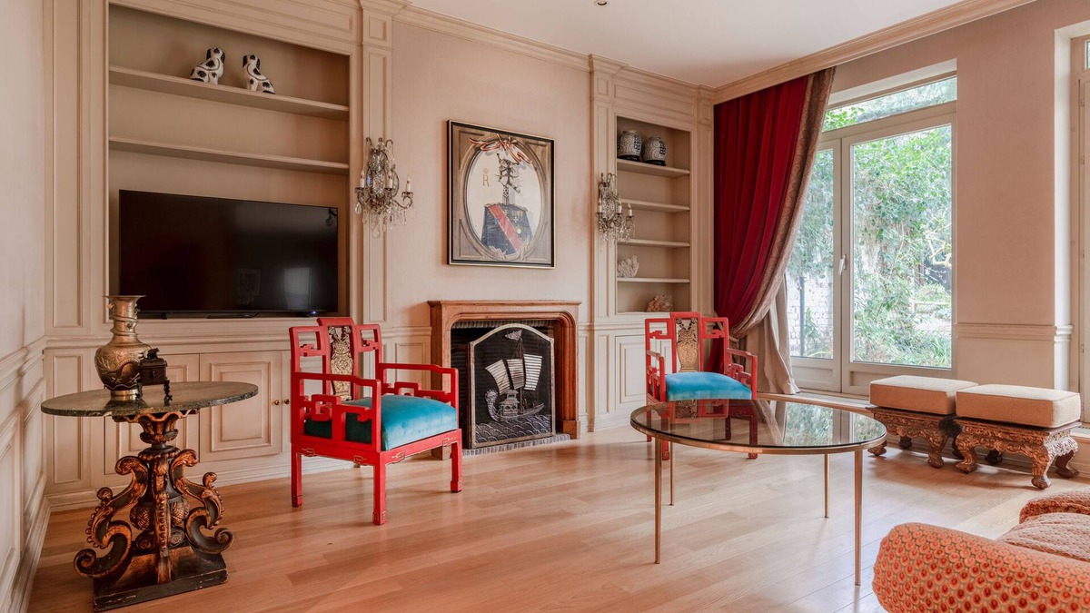 Ixelles Apartment | Louise Royal Residence