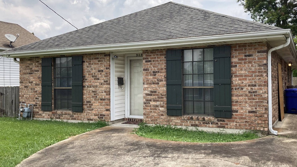 Thibodaux House | Louisiana Retreat offers a whole home - 2 bed, 2 full bath