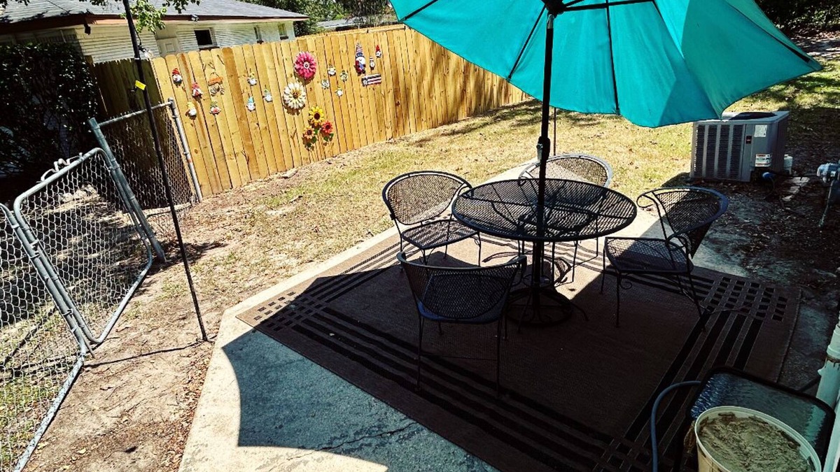 West Monroe House | Louisiana Roots 3BR/1BA Home-Inside city limits, close to everything!