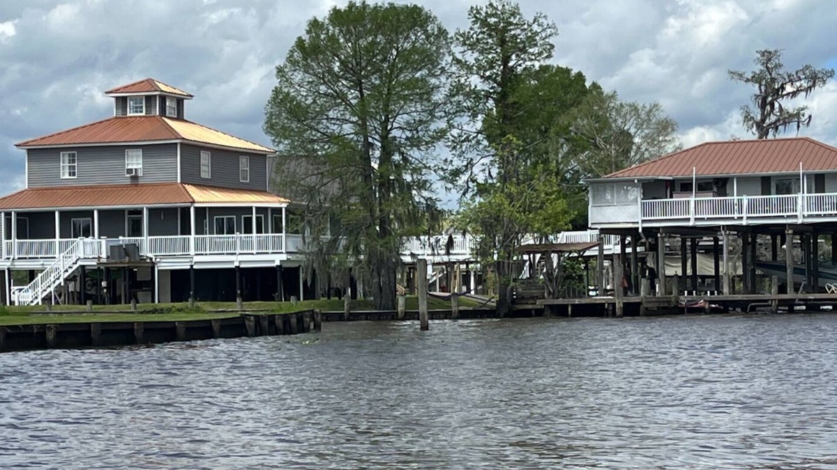 Springfield House | Louisiana Tickfaw River House Near New Orleans, Baton Rouge! Best Views! HotTub!