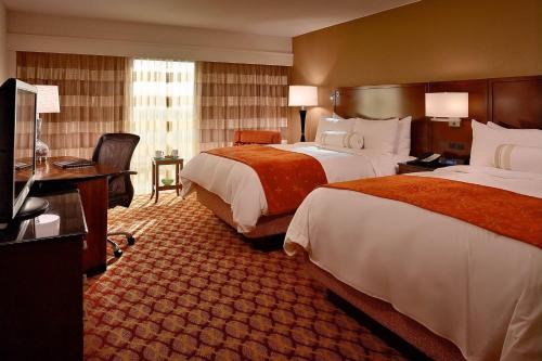 Jeffersontown Hotel | Louisville Marriott East
