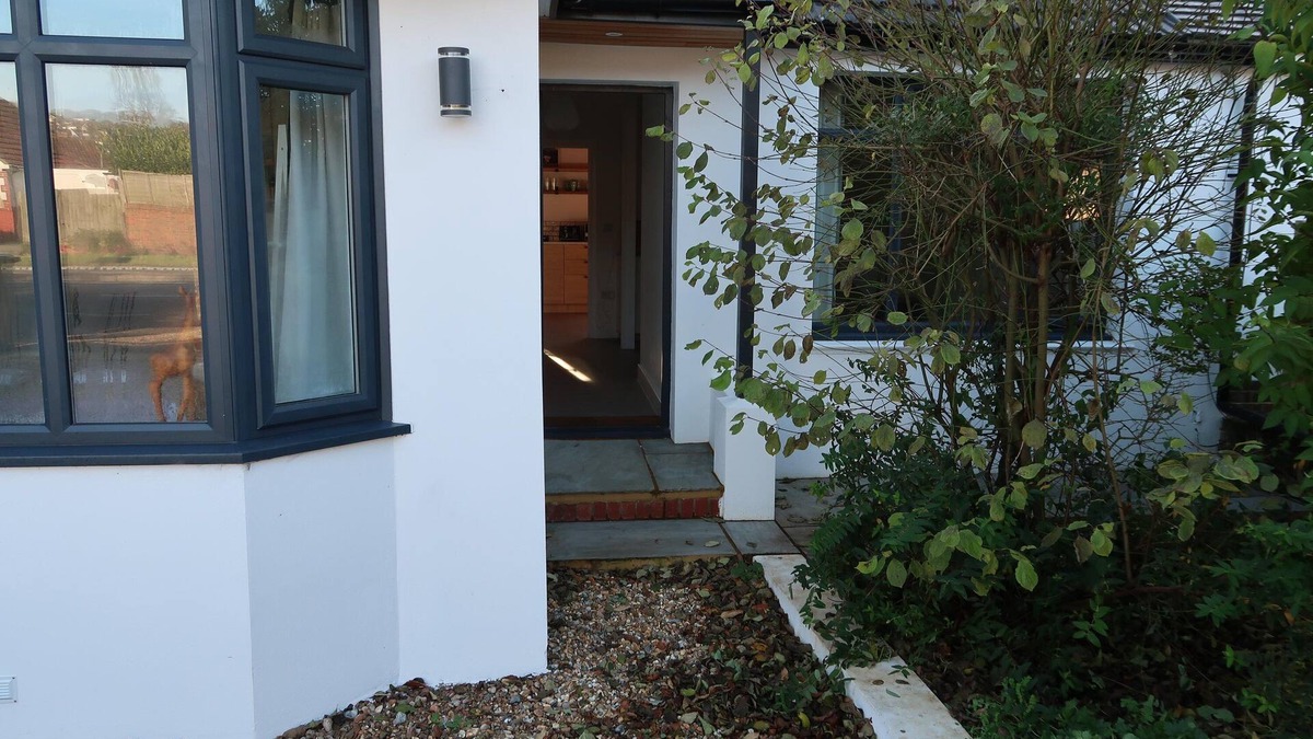 Lancing House | Lovable Lancing with Garden & Parking