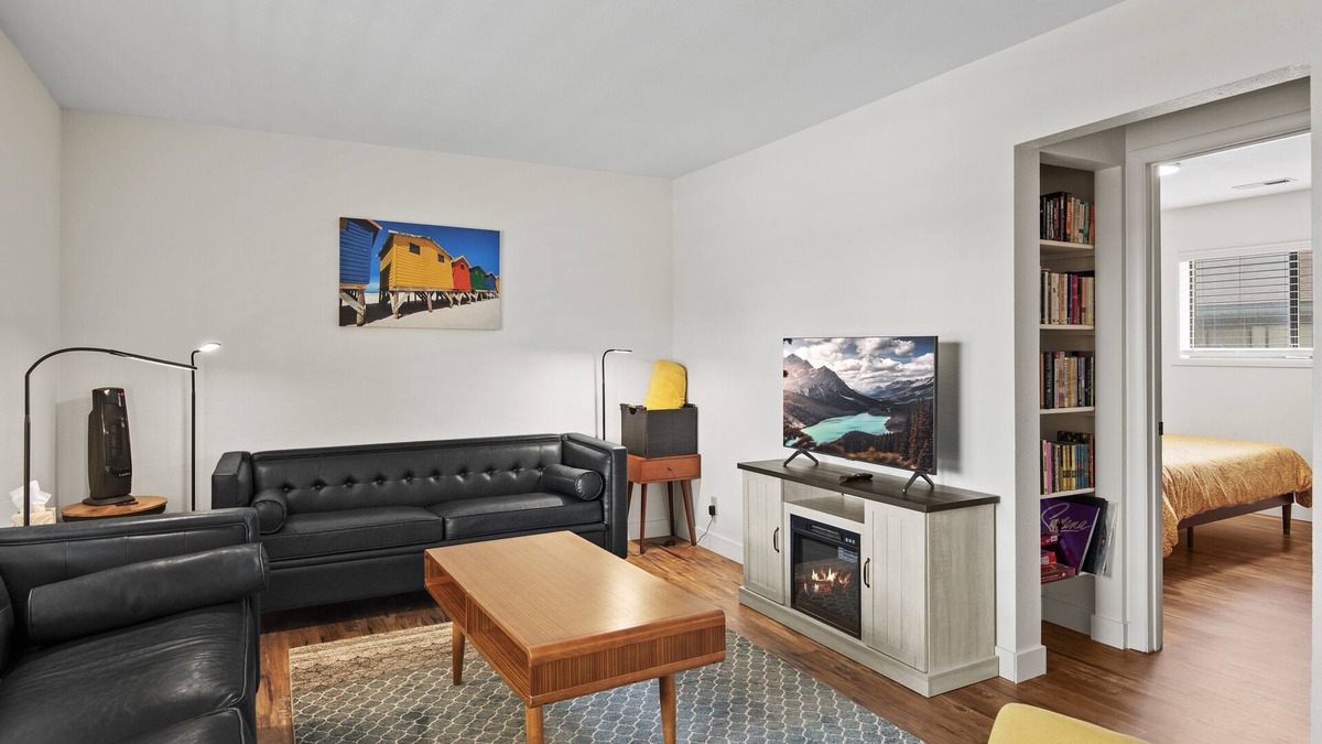 Flagstaff House | Lovable Loft w/AC, Large Balcony, King Beds, W/D, Garage, 3 Smart TVs, Fast WiFi