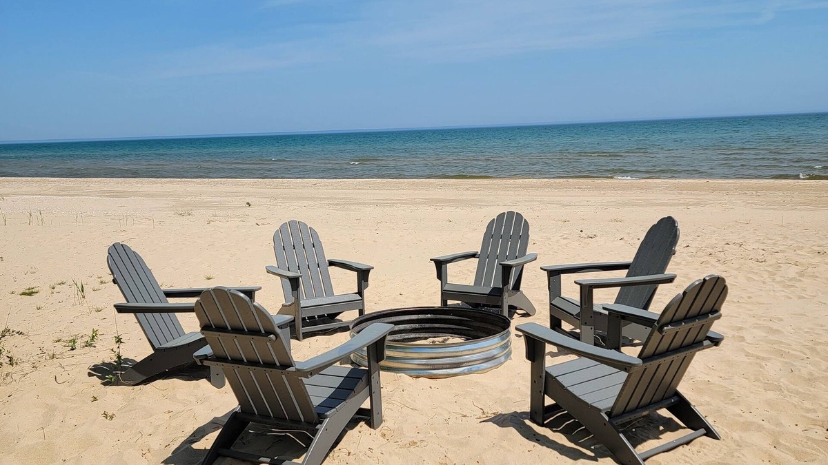 Oscoda Resort | Lovango Hideaway Beach Resort-4 cottages on Lake Huron