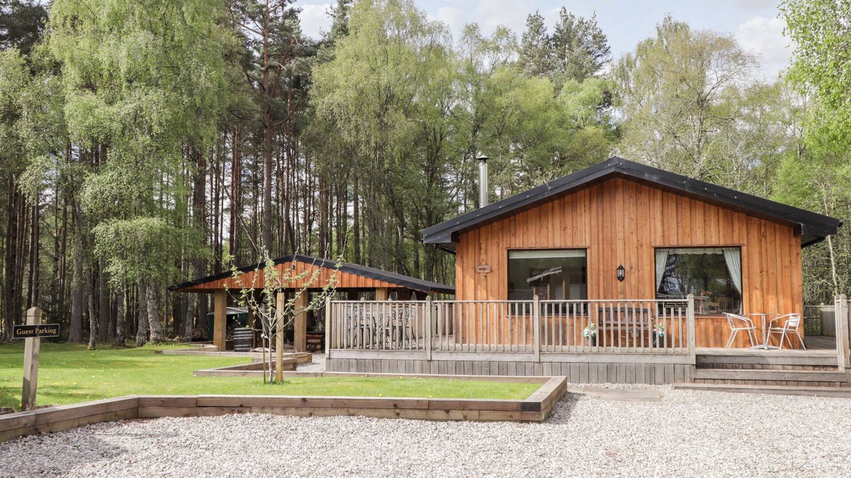 Marybank Cottage | LOVAT HIGHLAND BOTHY, romantic, character holiday cottage in Beauly