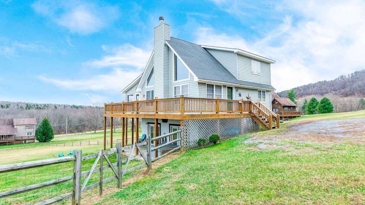 Paradise Point House | Love and Memories: Lake Access, Dogs Welcome, Hot Tub, Fire Pit!