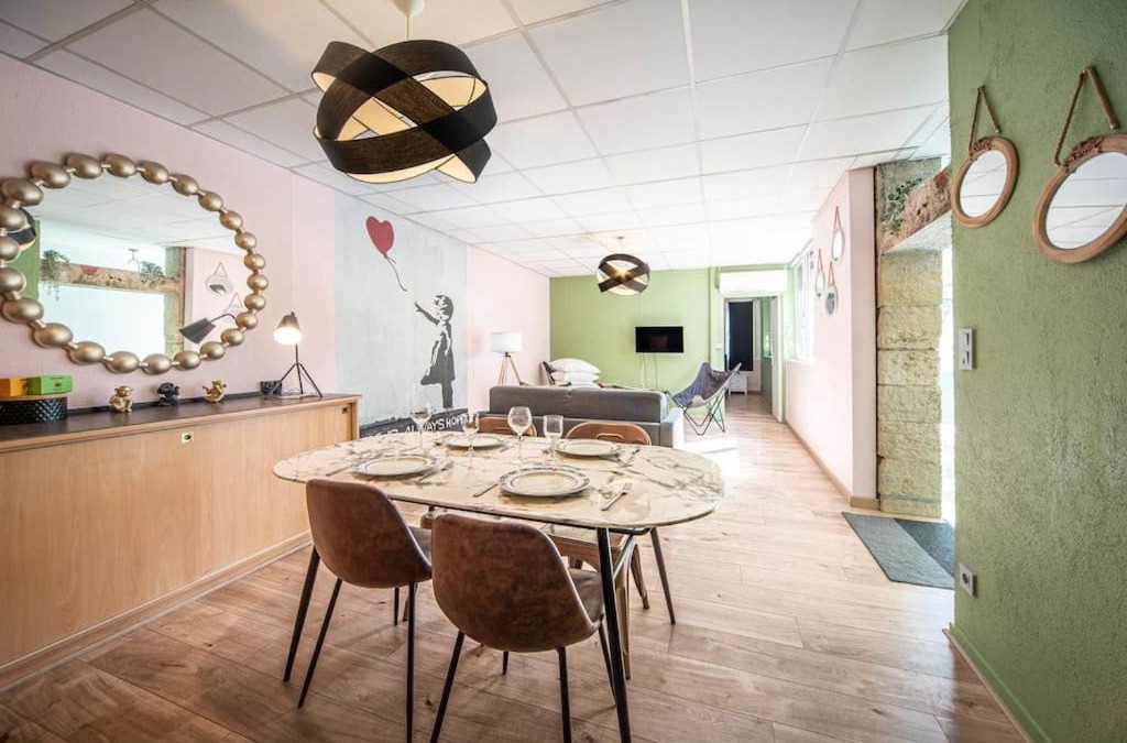 Faubourg Sud Apartment | LOVE BALLON Élégant Cabinet d'architecte reconfiguré tout en douceur climatisé avec terrasse proche Centre Ville Gare Cité Gastronomique