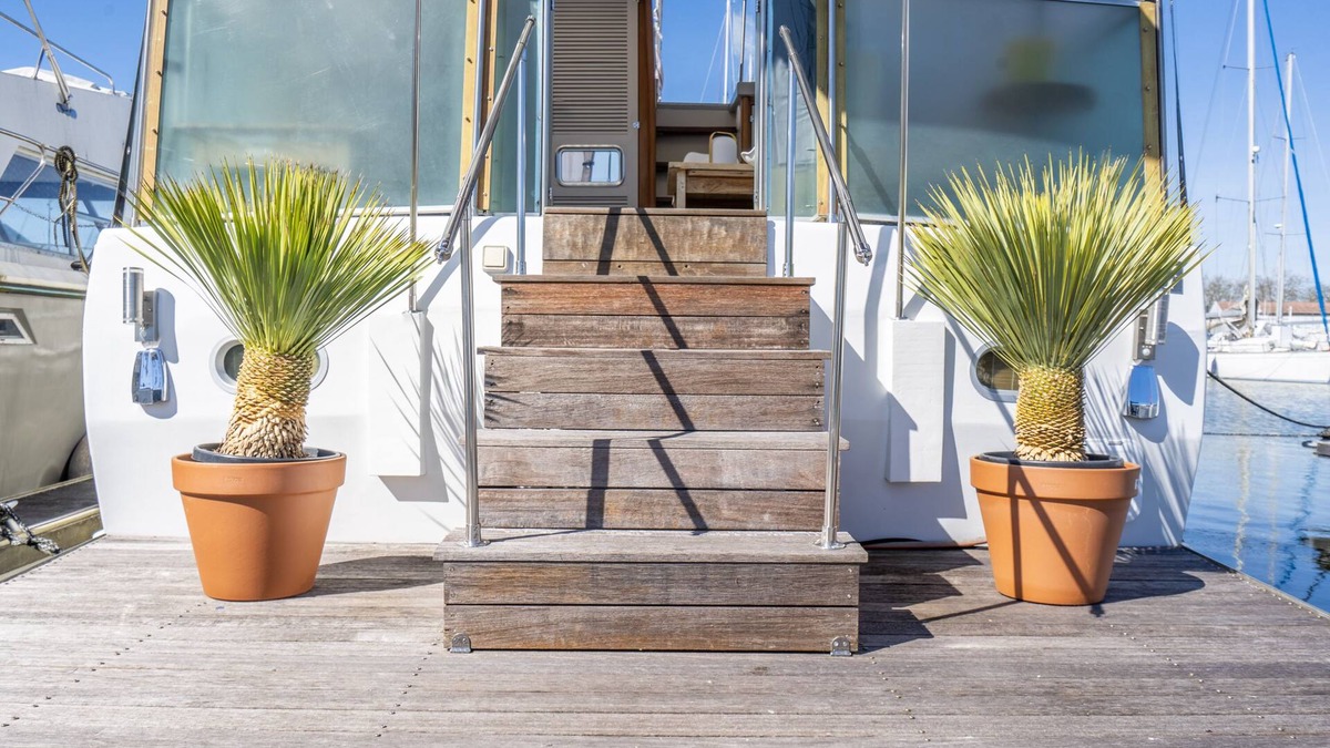 Bassins a Flot Boat Rental | Love Boat Vintage