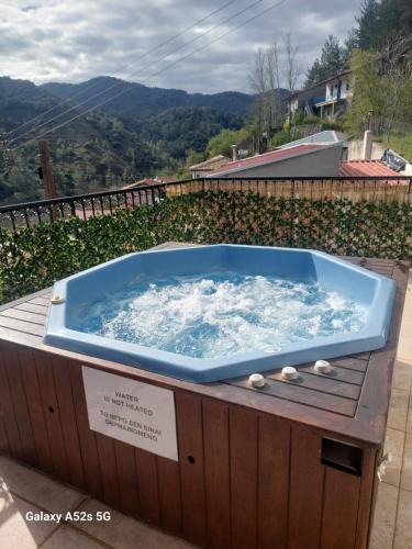 Treis Elies House | Love Holiday Suite 2