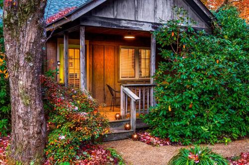 Montebello House | Love Ridge Mountain Lodging