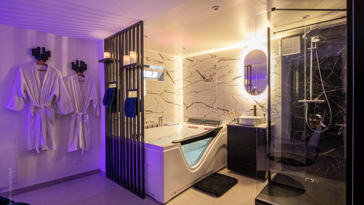 Longjumeau Apartment | Love Room 91 with XXL Private Jacuzzi - 30 min from Paris - 18 min from Orly airport