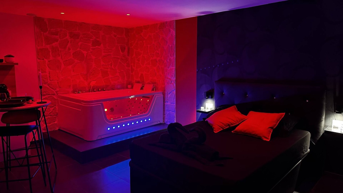 Le Val-d'Ajol Apartment | Love Room Avec Jacuzzi