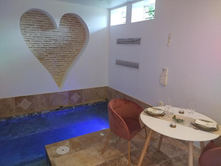 Saint-Nexans Hotel | Love Room La parenthèse