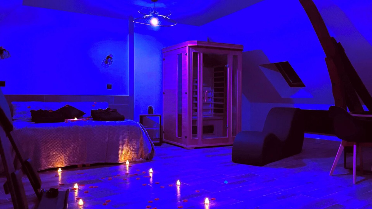 Chateau-Landon Apartment | Love Room Le Chalet/Jacuzzi/Sauna